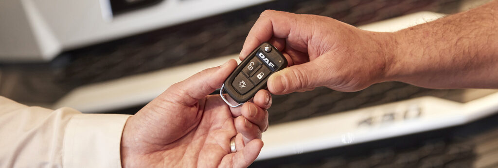 Консультації з продажу та доставка автомобілів